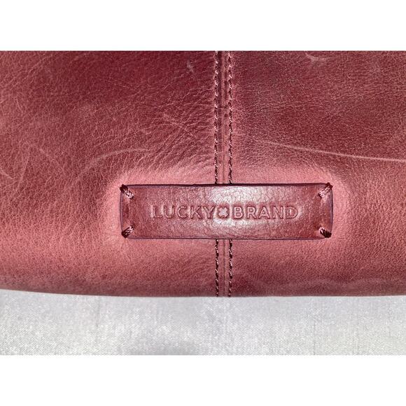 Lucky Brand Crossbody Purse -‎ In a Beautiful Maroon Color - So many pockets! - Picture 3 of 14